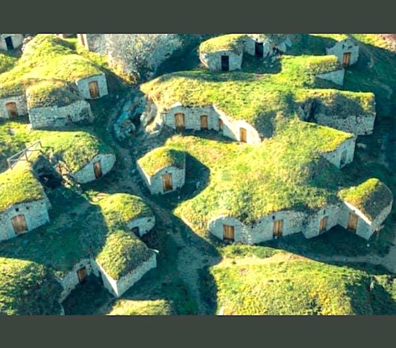 La Casa Dell'Artista Di Vittorio Vertone Pietragalla 外观 照片